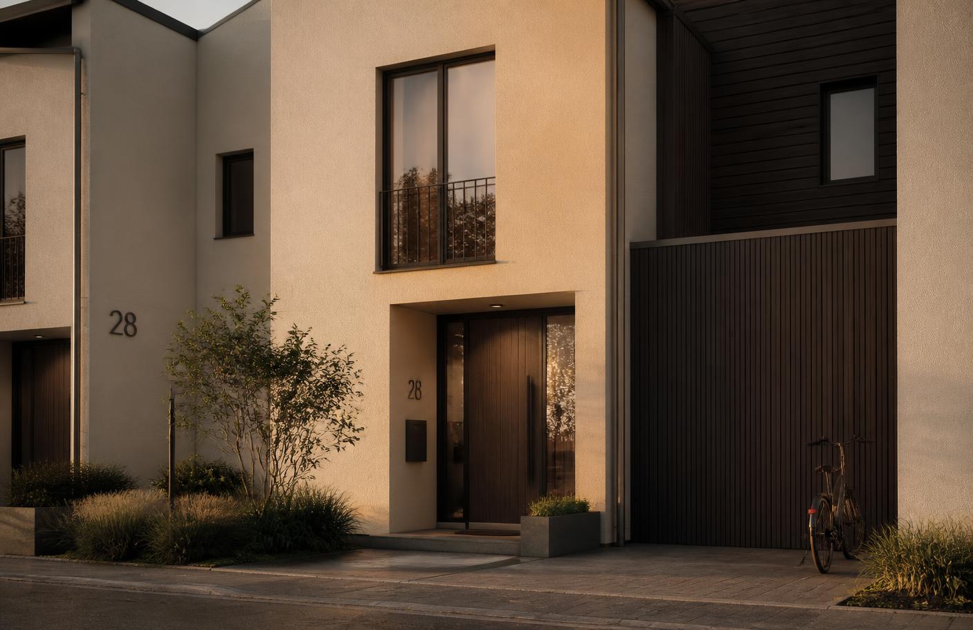 Moderne Stadthausfassade im Abendlicht